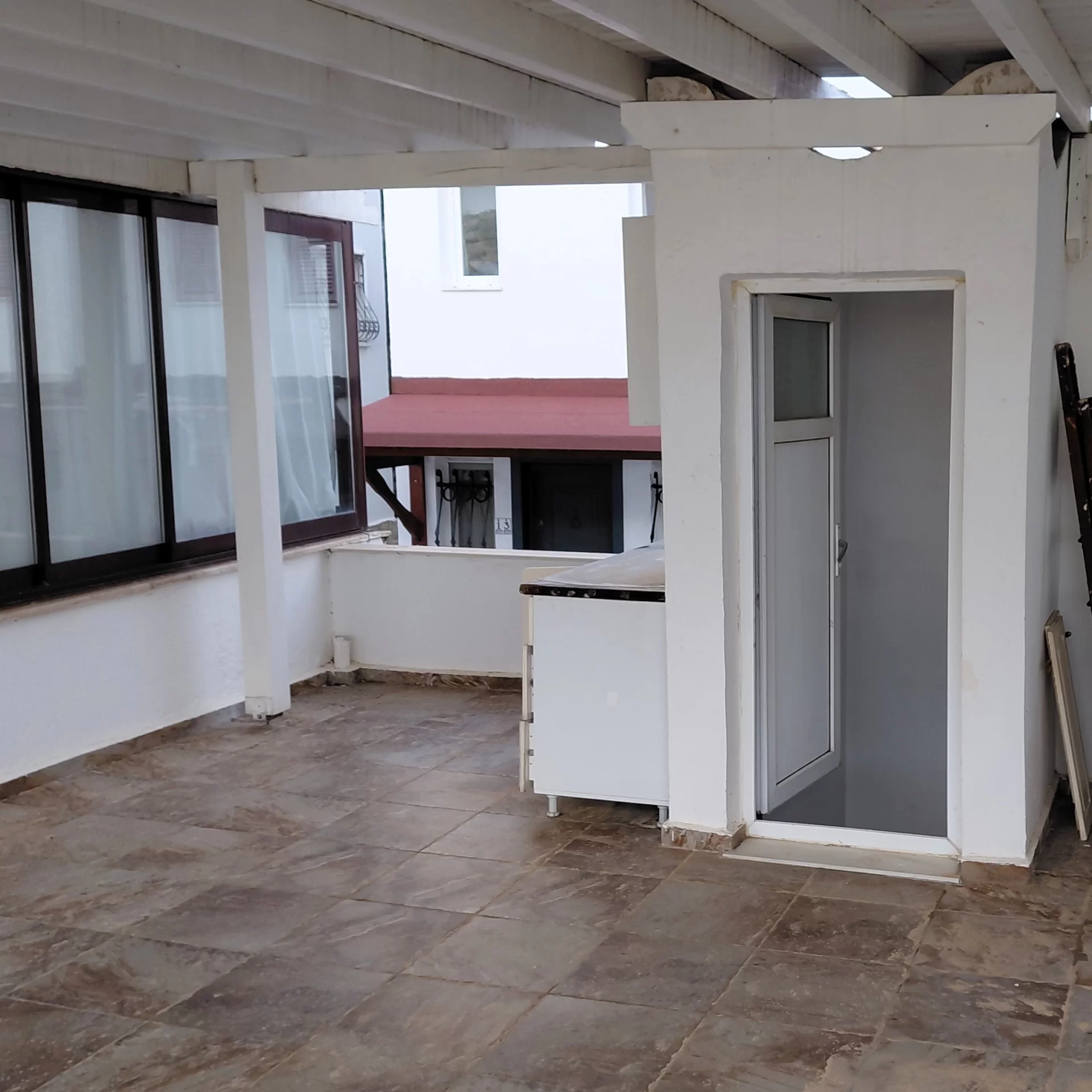 Yalıkavak Geriş’te Havuzlu Site İçinde Teraslı 2.5+1 Tripleks Villa