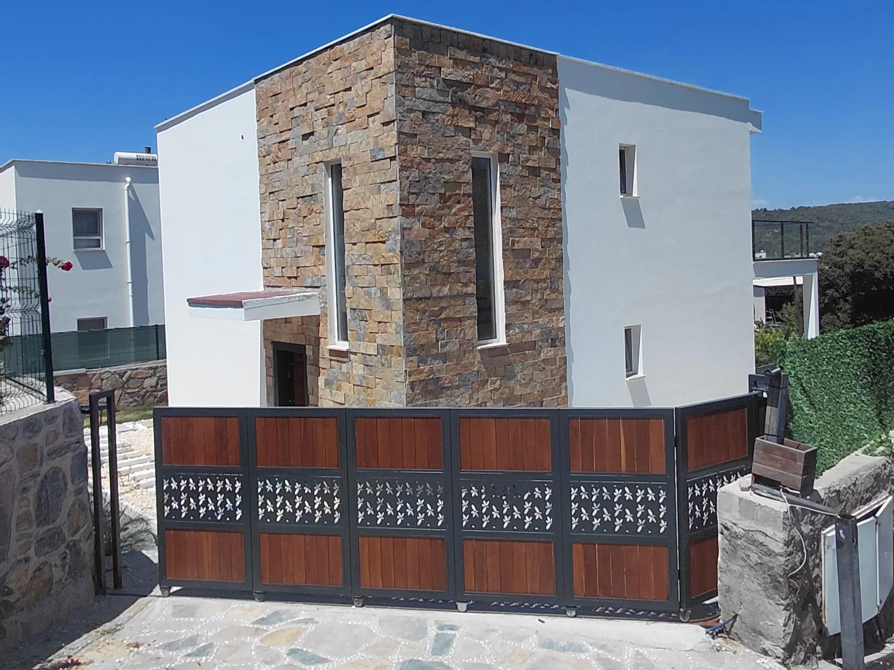 BODRUM GÖLKÖY TÜRKBÜKÜ'NDE 588 M² PARSELDE HAVUZLU TAM MÜSTAKİL 5+2 LÜKS VİLLA
