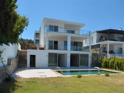 BODRUM GÖLKÖY TÜRKBÜKÜ'NDE 588 M² PARSELDE HAVUZLU TAM MÜSTAKİL 5+2 LÜKS VİLLA