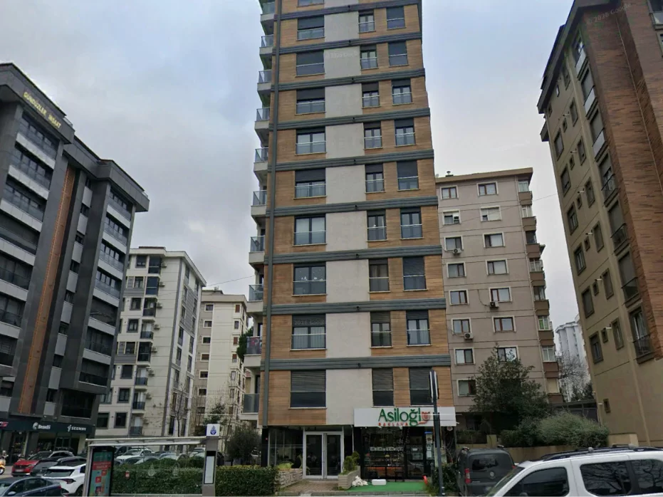BOSTANCI GÖSTERİ MERKEZİ YANINDA 15 KAT İMARLI HİSSELİ ARSA