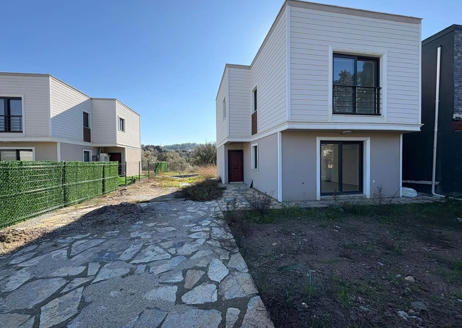 Milas Yeniköy’de 500 m² Bahçe İçerisinde Müstakil Havuzlu Villa